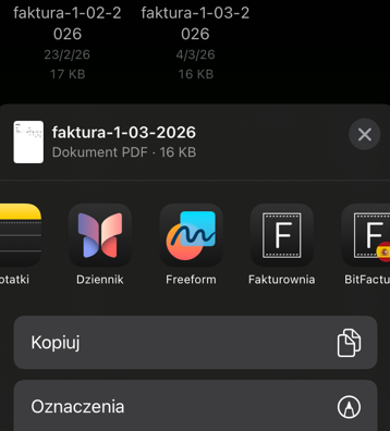 Menu udostępniania iOS z plikiem PDF faktury i aplikacją Fakturownia